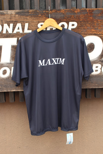 MAXIM、Tシャツ型ラッシュガード