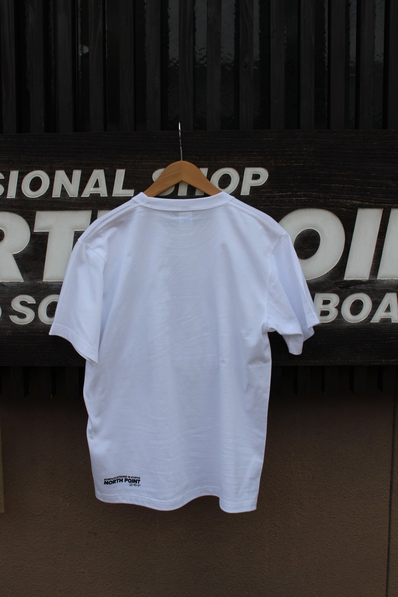 NP缶ホワイトTシャツ