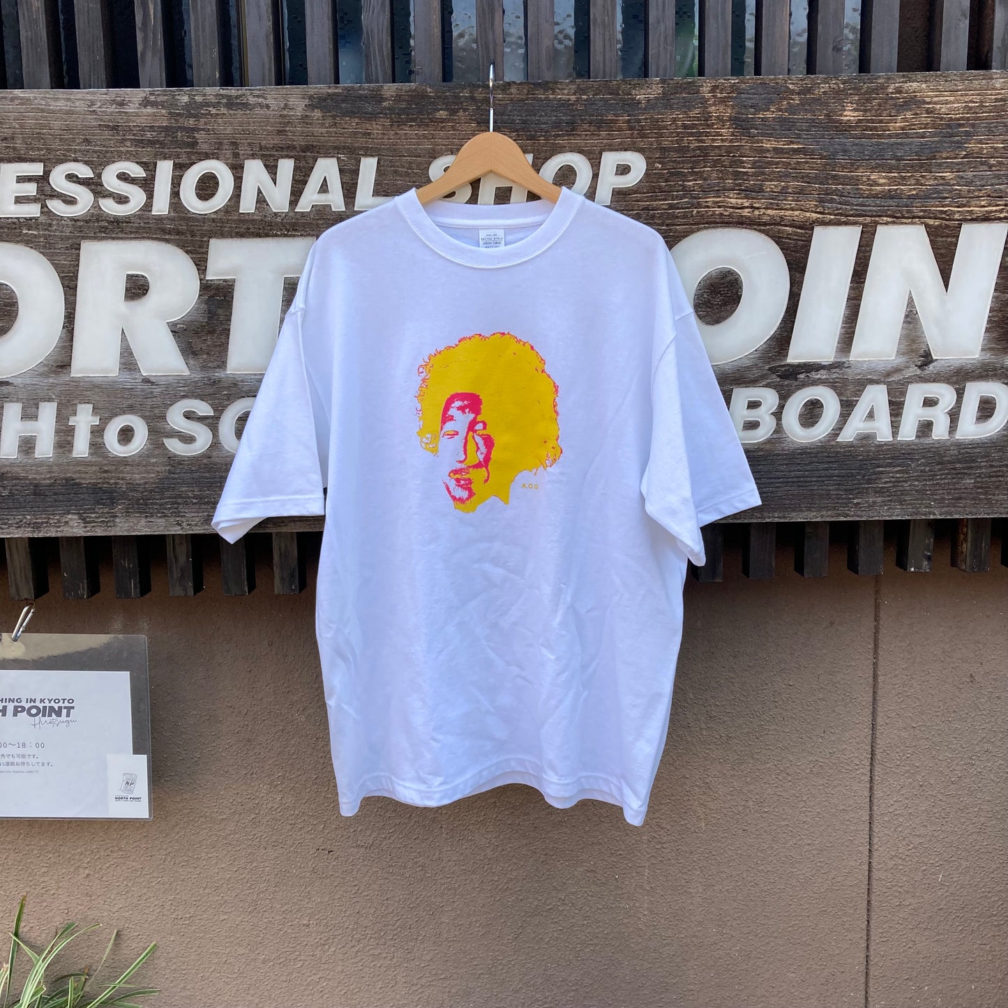 SALE AOG顔Tシャツ サイズL