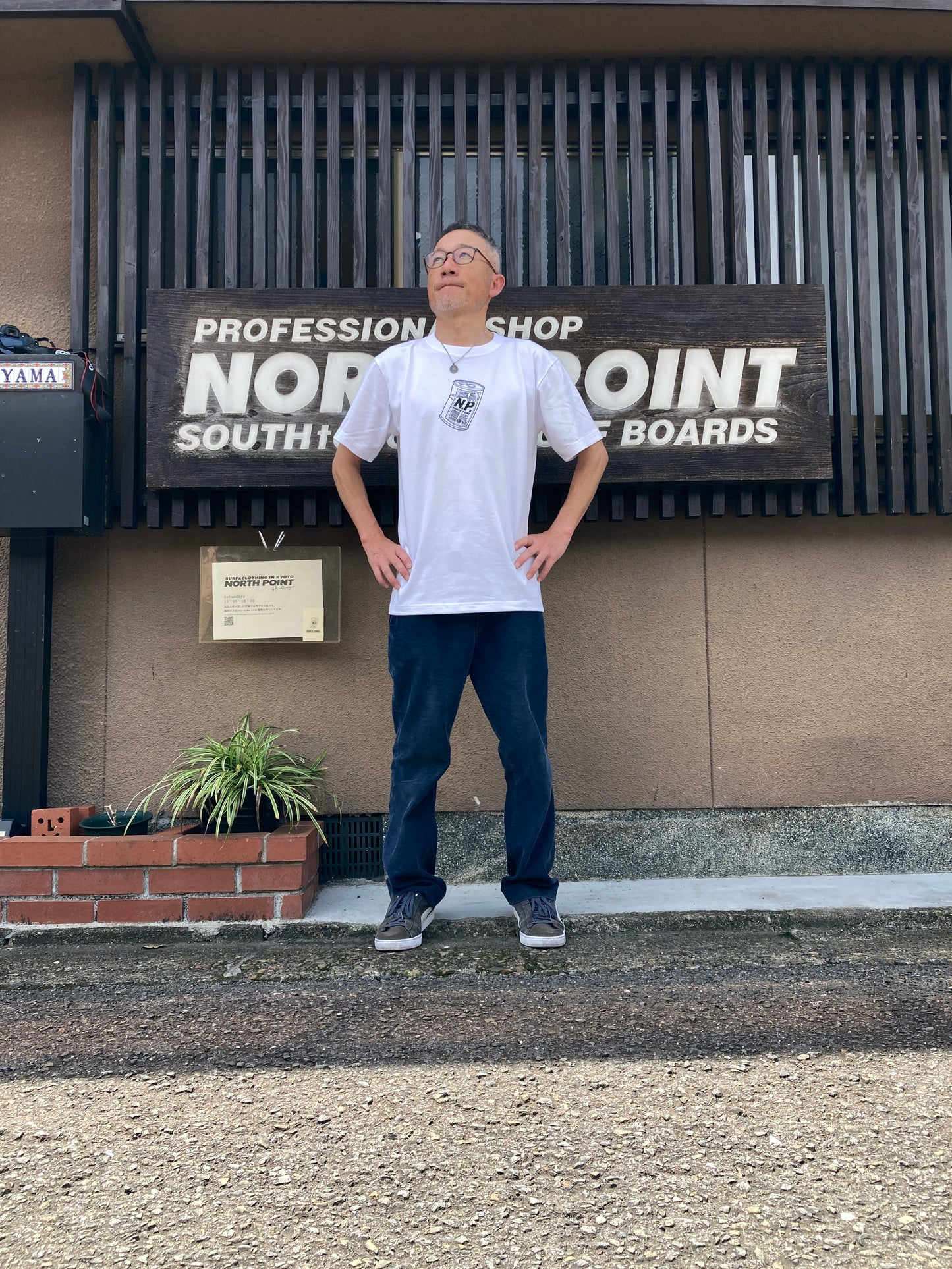 NP缶ホワイトTシャツ